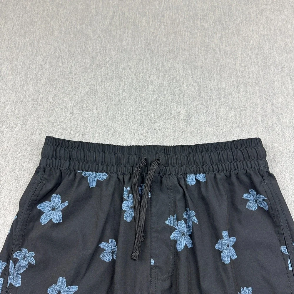 Travis Mathew Shorts Mens Medium Black Blue Floral Boardshort‎ Swim Trunks Surf